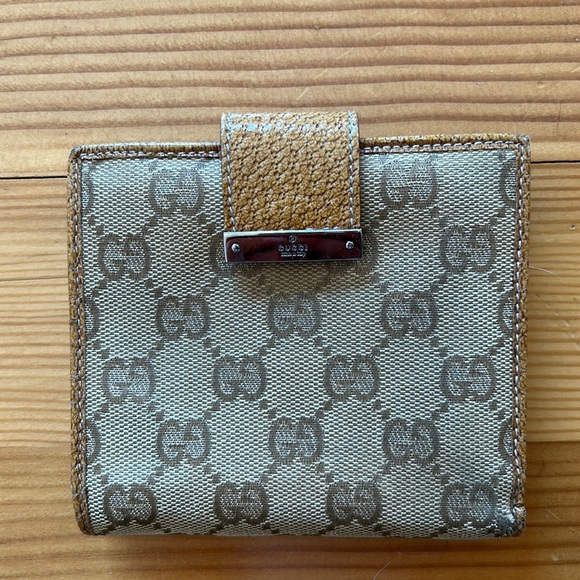 Gucci Canvas Monogram Tan Leather Trim/Interior Compact Wallet - Picture 1 of 16
